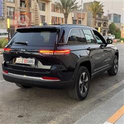 جیپ گراند شیرۆکی